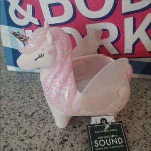 NOISE-MAKING UNICORN 🦄 
Gentle Foaming Soap Holder